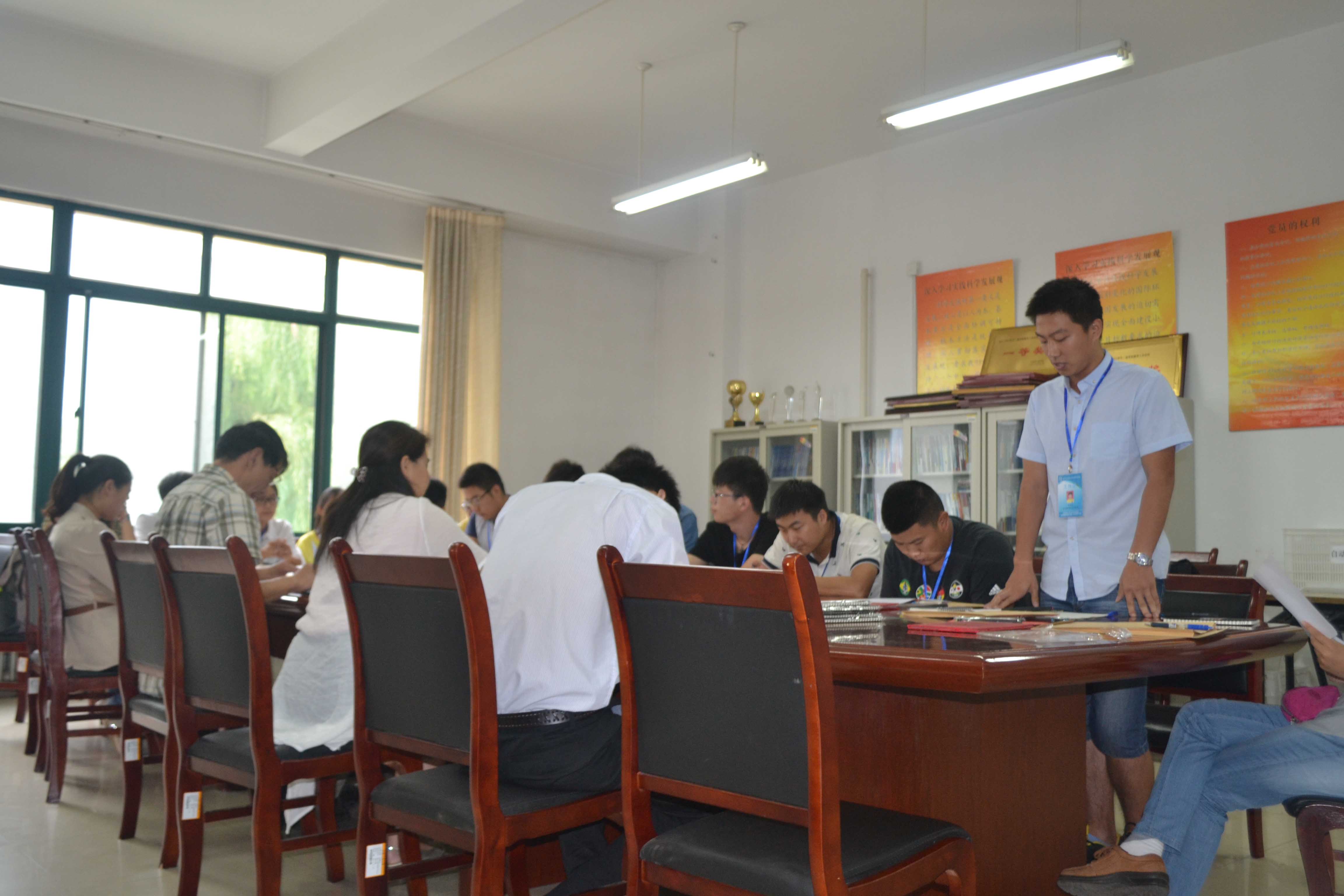 班主任助理代表发言